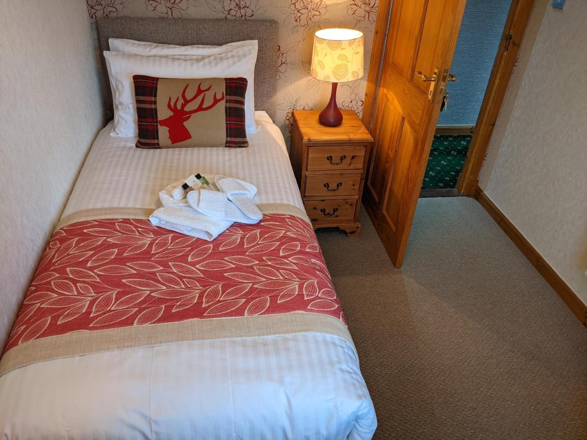 Homagen Bed & Breakfast Roybridge Eksteriør bilde